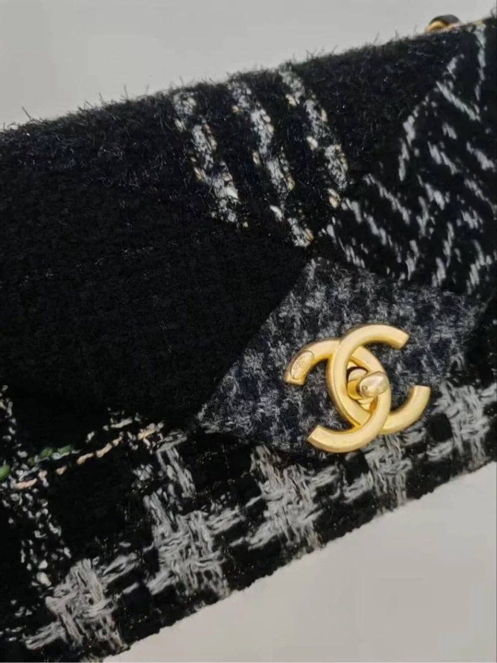 Chanel Tweed Classic Flap Chain Handbag